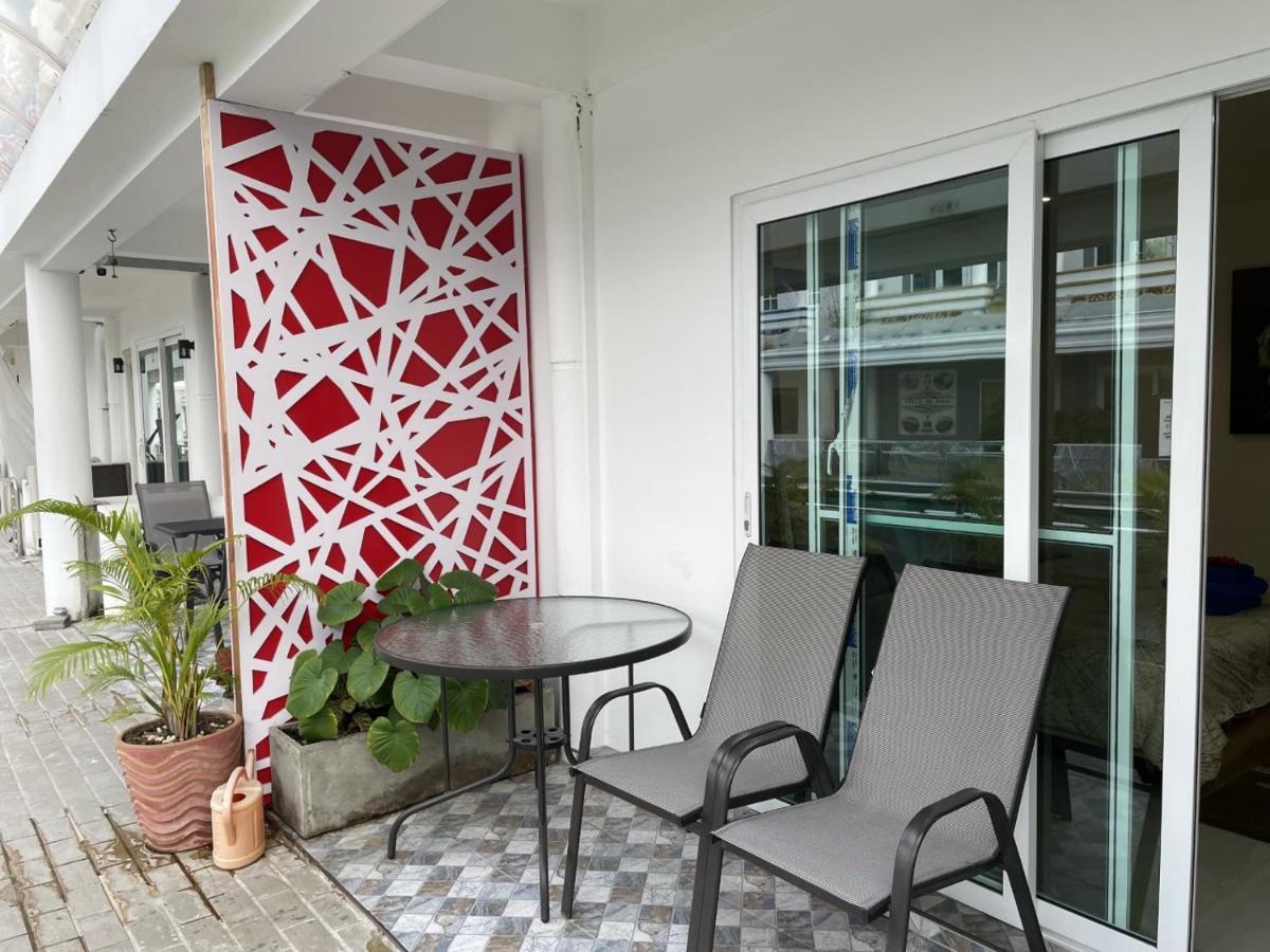 Inn Dulgence Patong Екстер'єр фото